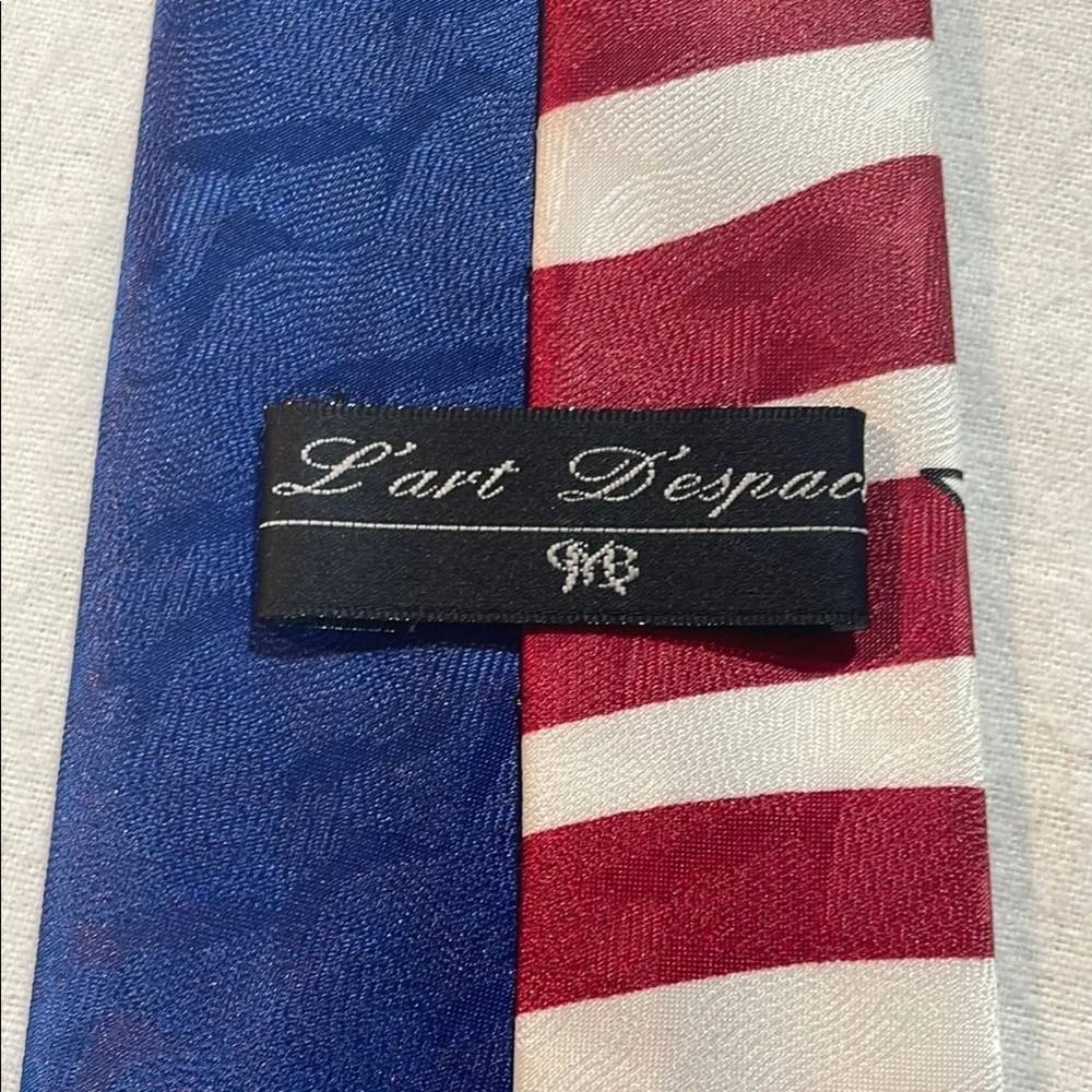 L’Art D’espace Patriotic Silk Tie with Star and Stripe Design Red White Blue